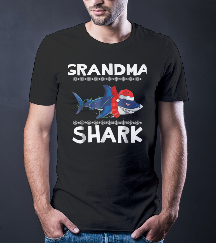 Grandma Shark Christmas Santa Hat Festive Family T-Shirt