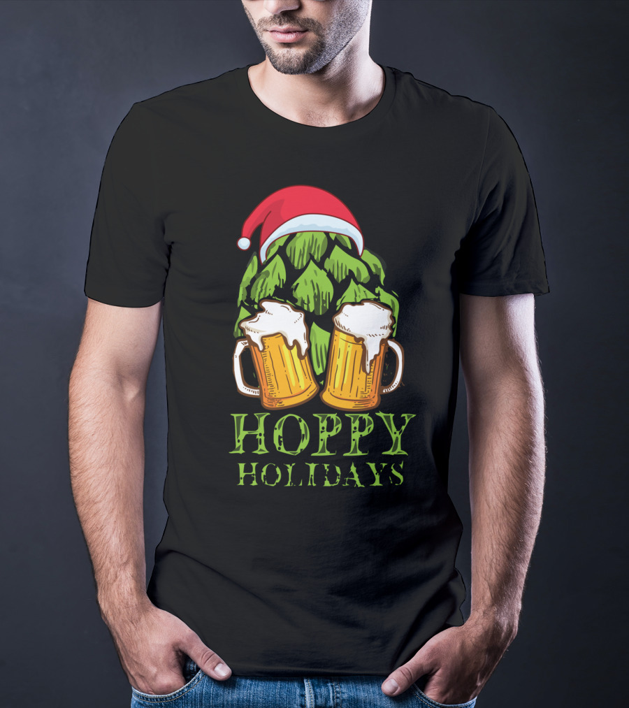 Hoppy Holidays Funny Christmas Craft Beer Hops With Santa Hat And Beer Mugs T-Shirt