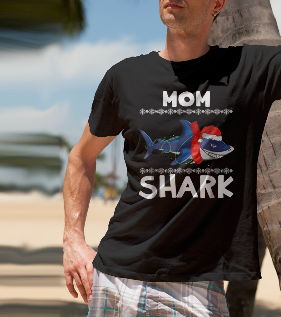 Mom Shark Christmas Santa Hat Snowflakes Family T-Shirt