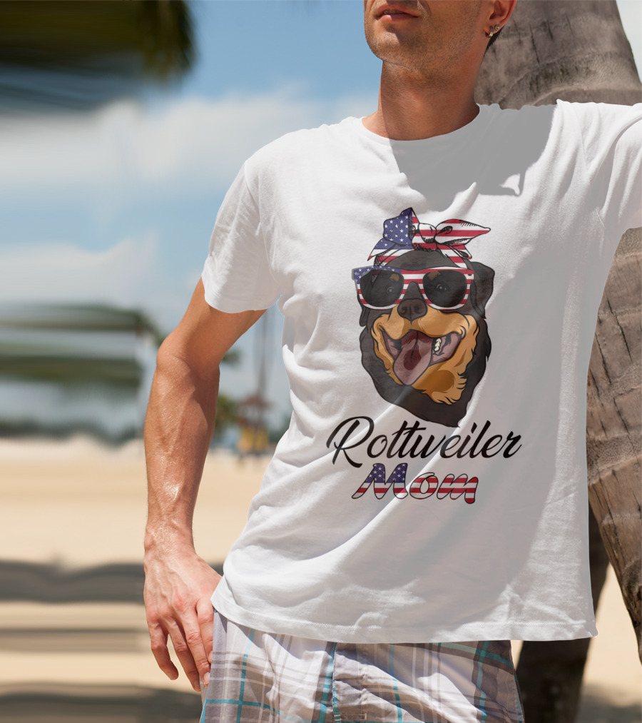 Rottweiler Mom Bandana Glasses American Flag T-Shirt