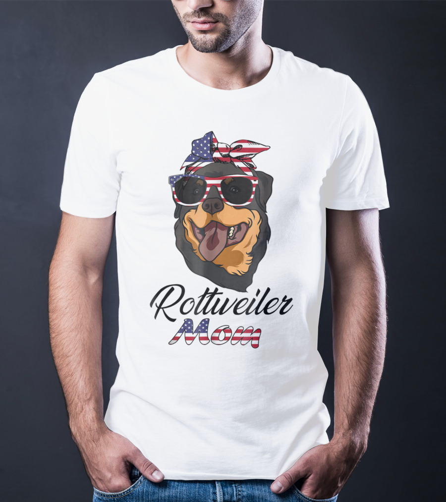 Rottweiler Mom Bandana Glasses American Flag T-Shirt