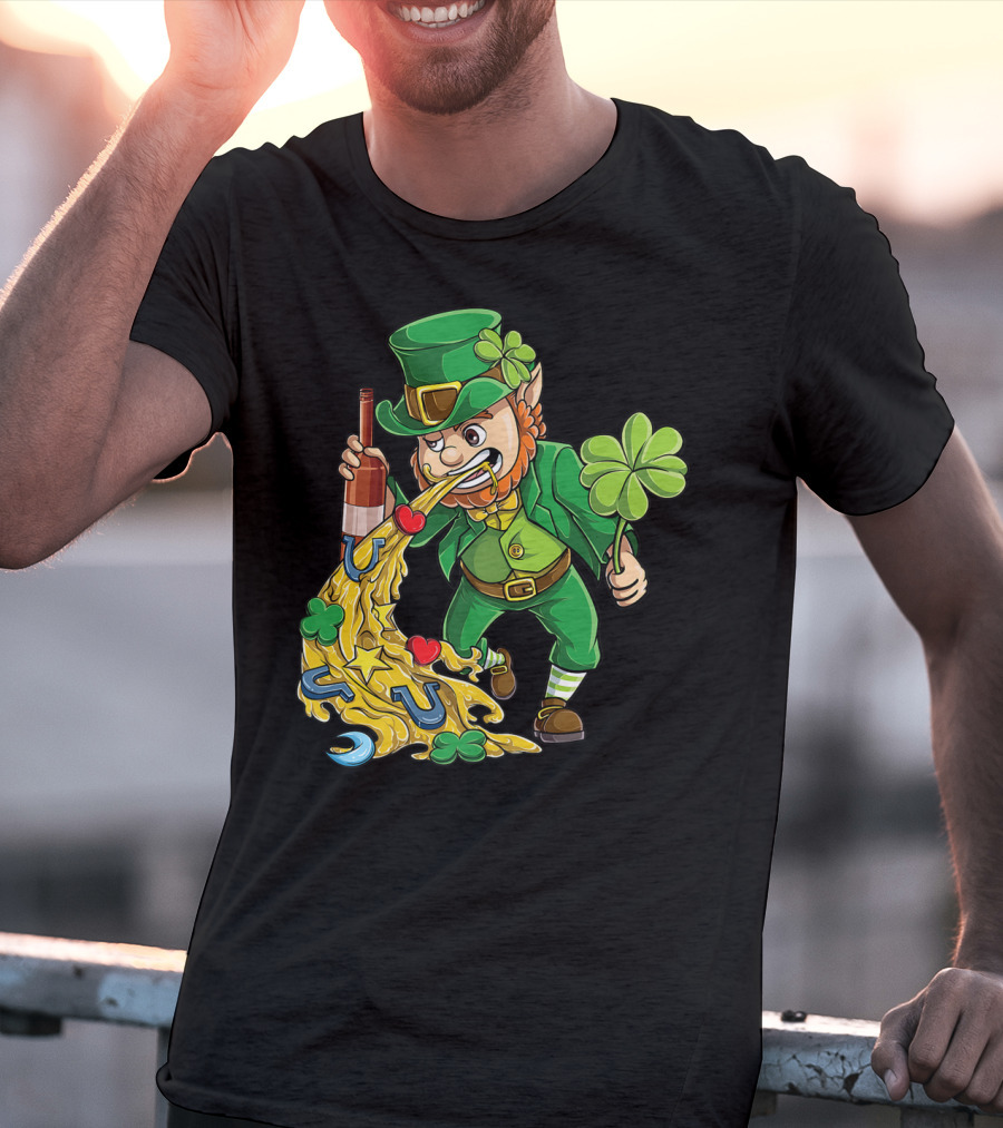Leprechaun Tossing Lucky Charms St Patrick's Day T-Shirt