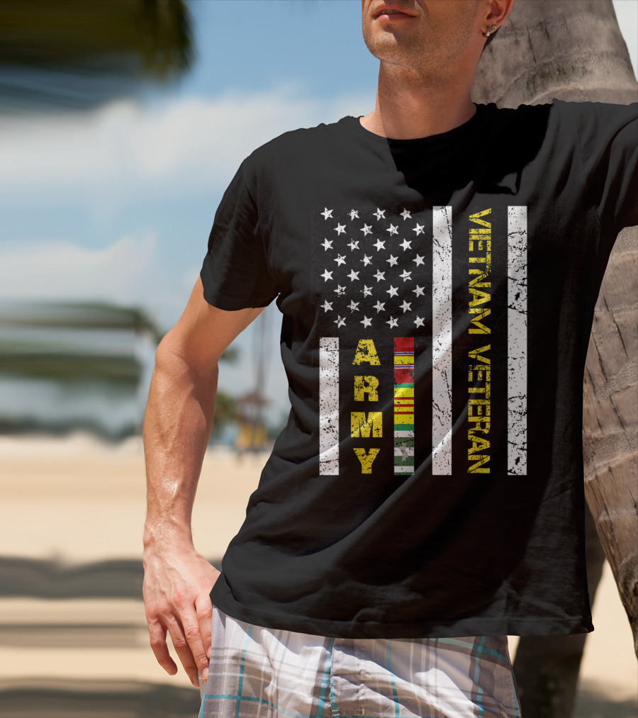 Mens Vietnam Veteran US Army Flag With Service T-Shirt