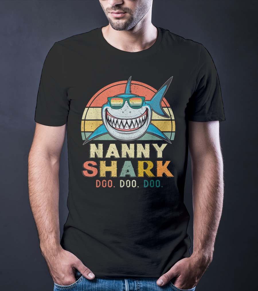 Nanny Shark Doo Doo Doo Vintage Retro Grandma Shark Sunglasses T-Shirt