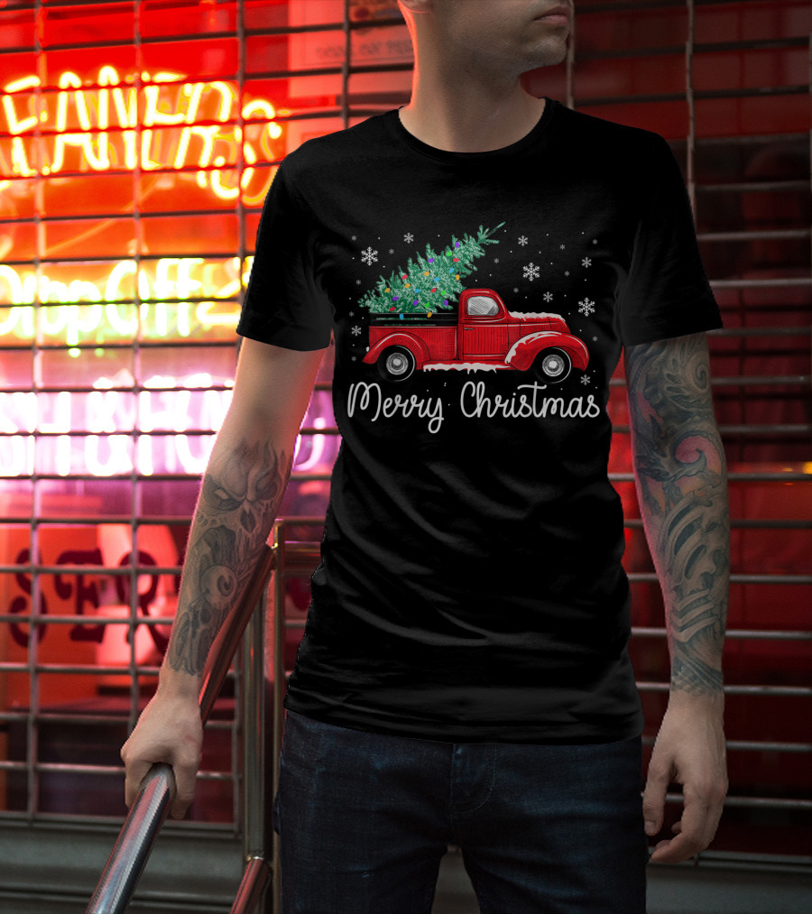 Vintage Red Truck With Christmas Tree And Merry Christmas Snowflakes T-Shirt