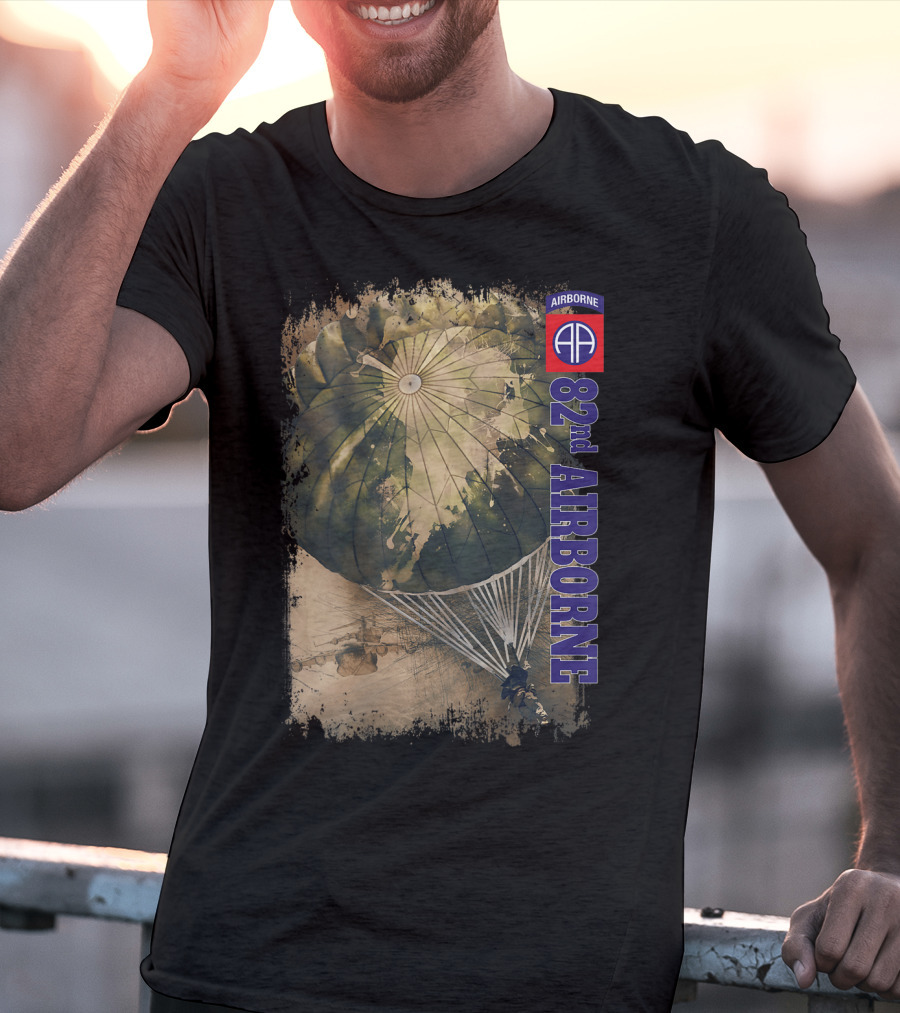 82Nd Airborne Division Parachute And Emblem T-Shirt
