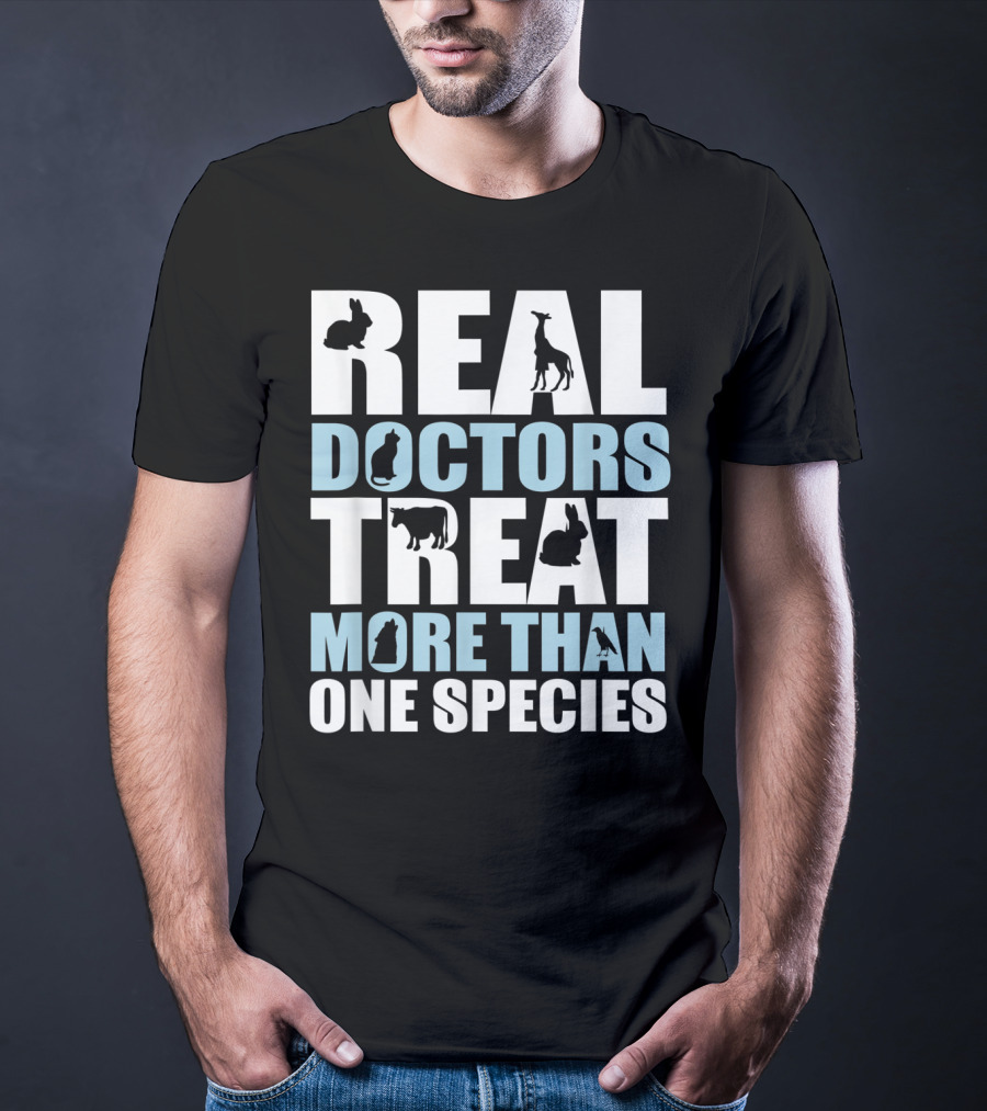 Real Doctors Treat More Than One Species Giraffe Cat Cow T-Shirt