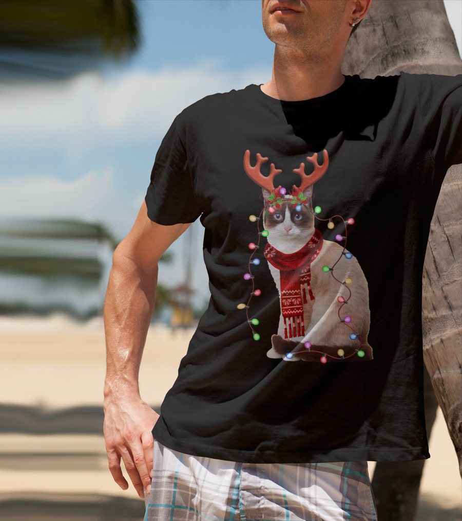 Santa Siamese Cat Reindeer Antlers Wrapped In Christmas Lights T-Shirt