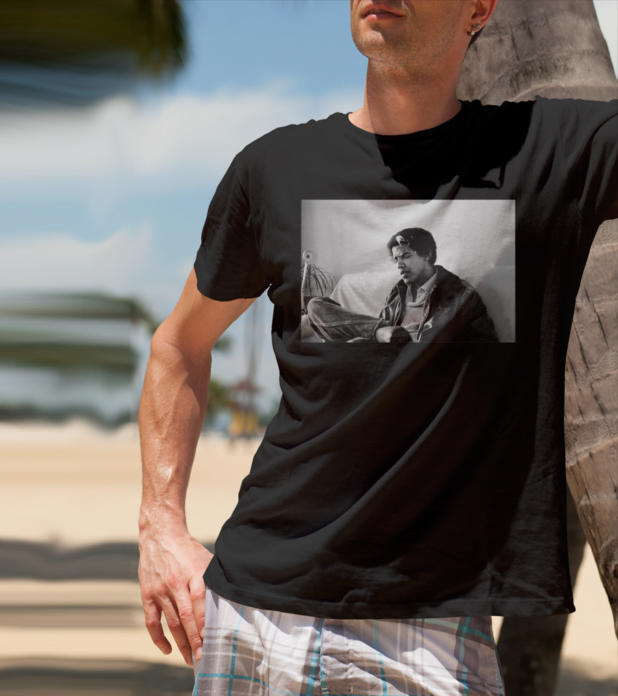 Vintage College Obama Black And White Photo Smoking Relaxed Mood T-Shirt