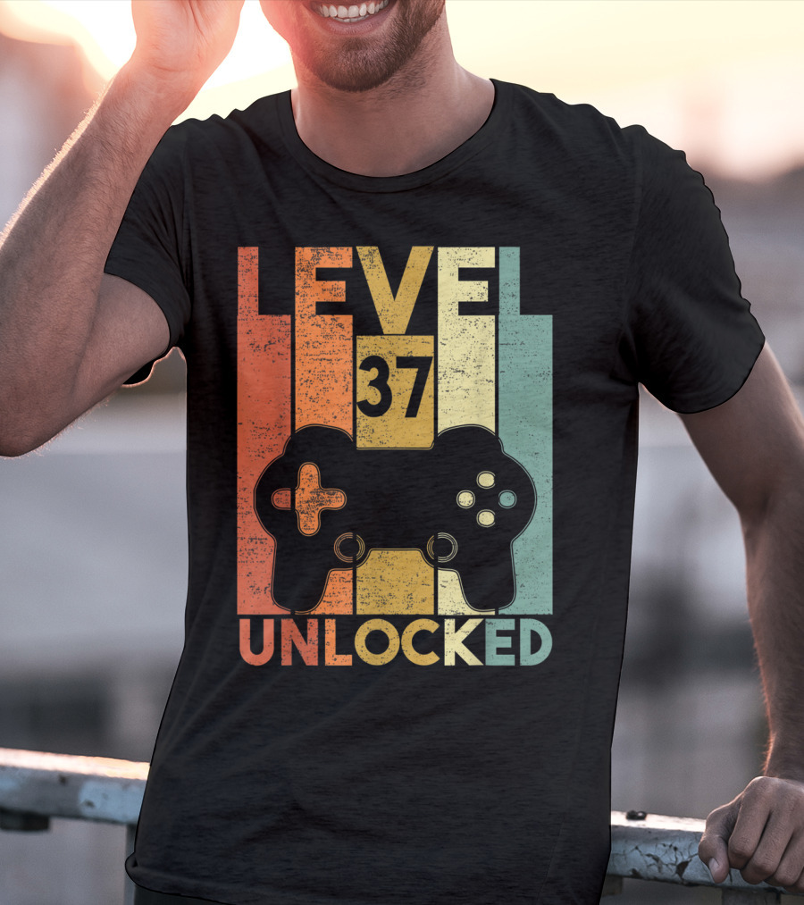 Level 37 Unlocked 1983 Birthday Gaming Controller T-Shirt