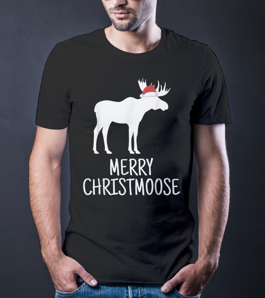 Merry Christmoose Funny Pun Animal Holiday Moose With Santa Hat T-Shirt