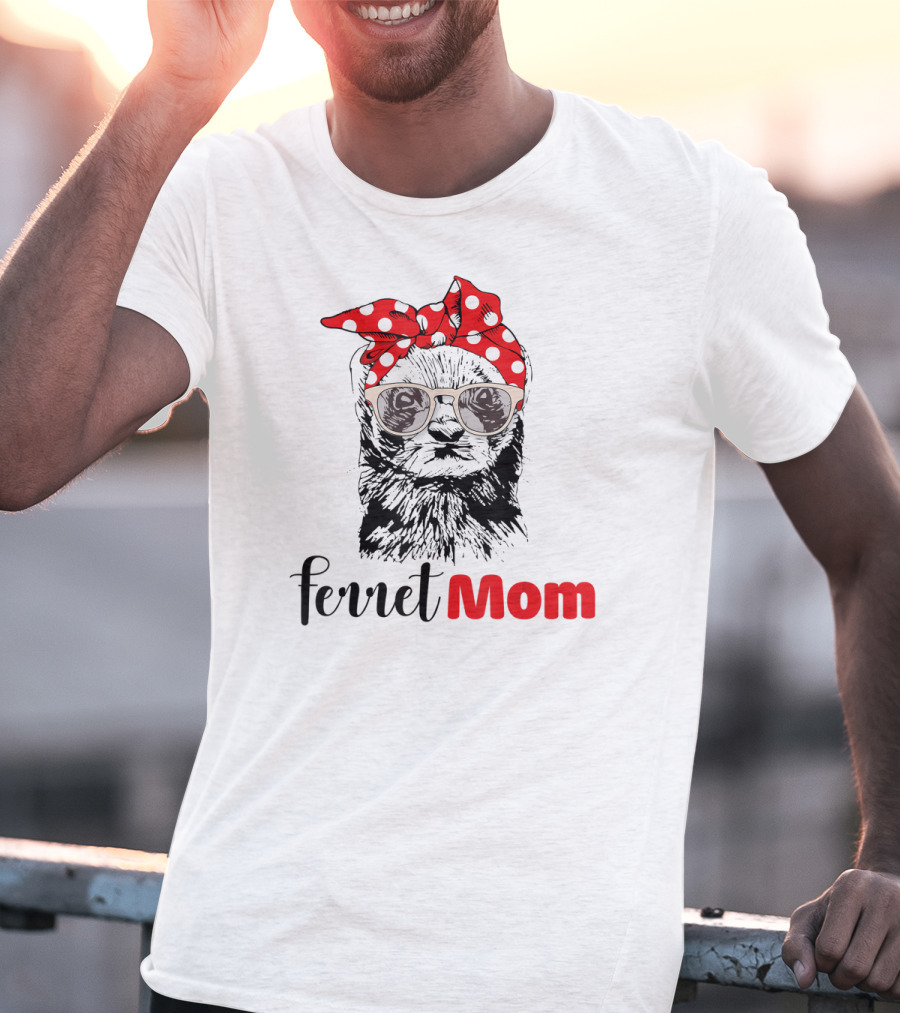 Ferret Mom Funny Lovers Girl T-Shirt
