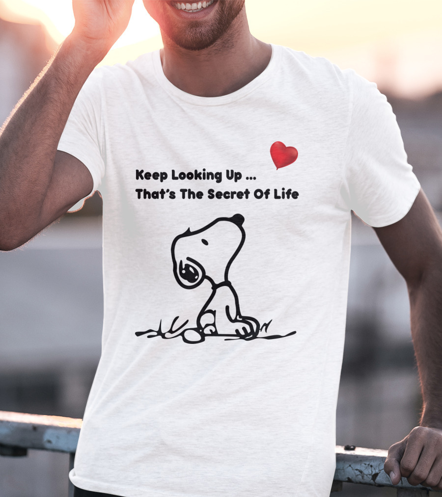 Keep Looking Up That's The Secret Of Life Snoopy Peanuts Heart T-Shirt