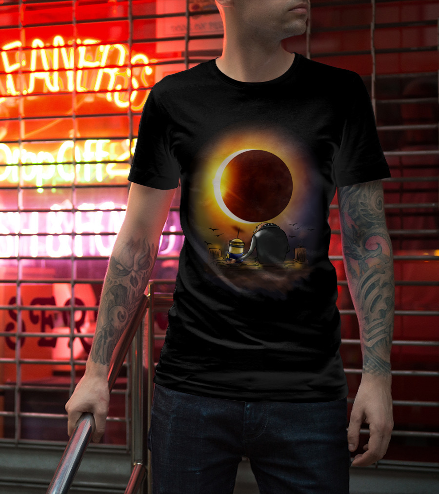 Gru And Kevin Watching Solar Eclipse Minions Despicable Me T-Shirt