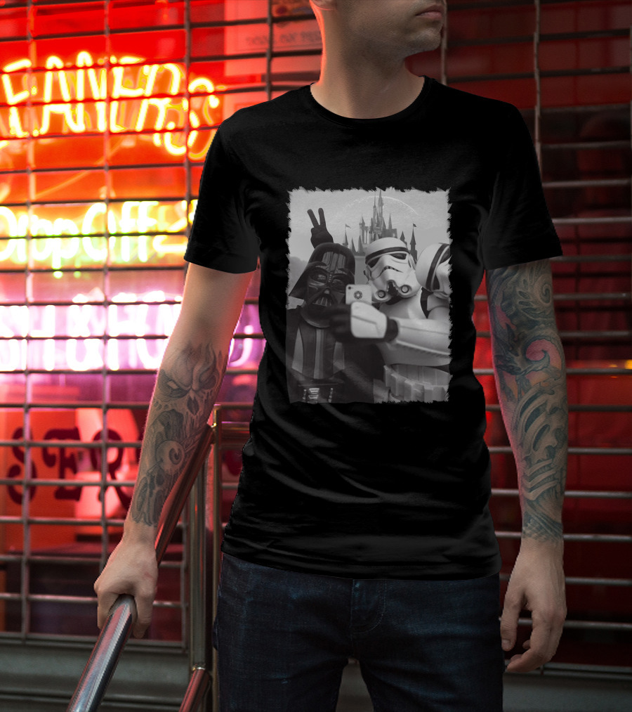 Selfie In Disneyworld Darth Vader Star Wars Stormtrooper Peace Sign Castle T-Shirt