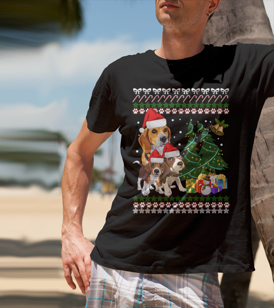 Santa Hat Beagles Christmas Tree And Gifts T-Shirt