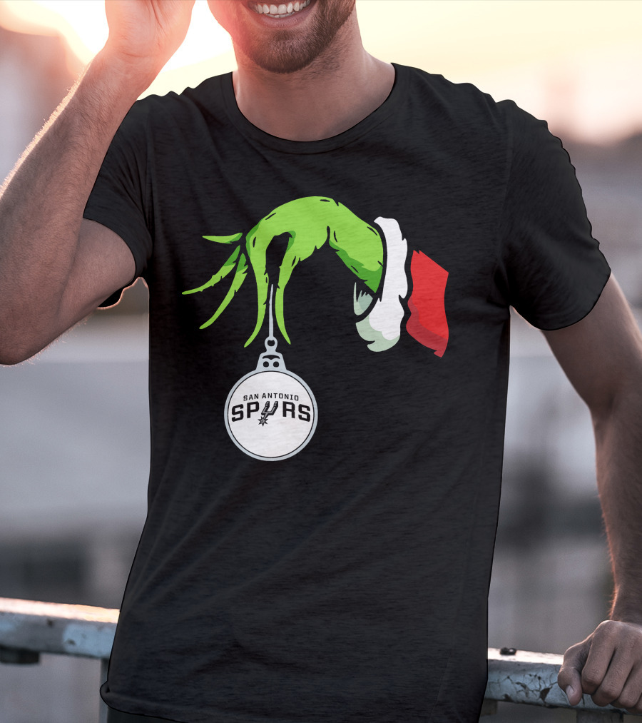 The Grinch Holding San Antonio Spurs T-Shirt