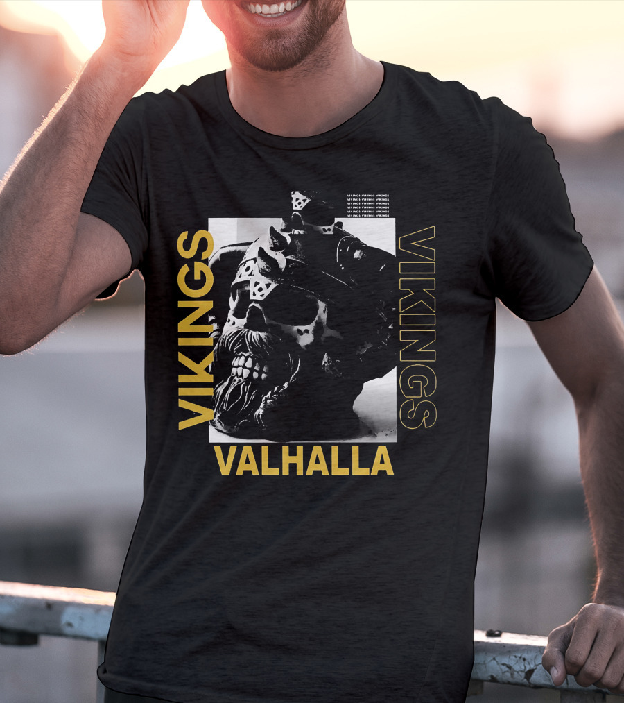 Vikings Valhalla Yule Skull Helm T-Shirt