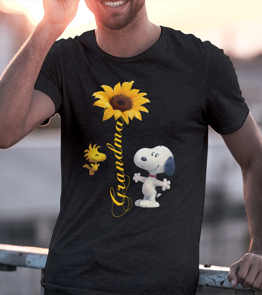 Grandma Snoopy And Woodstock With Sunflower T-Shirt