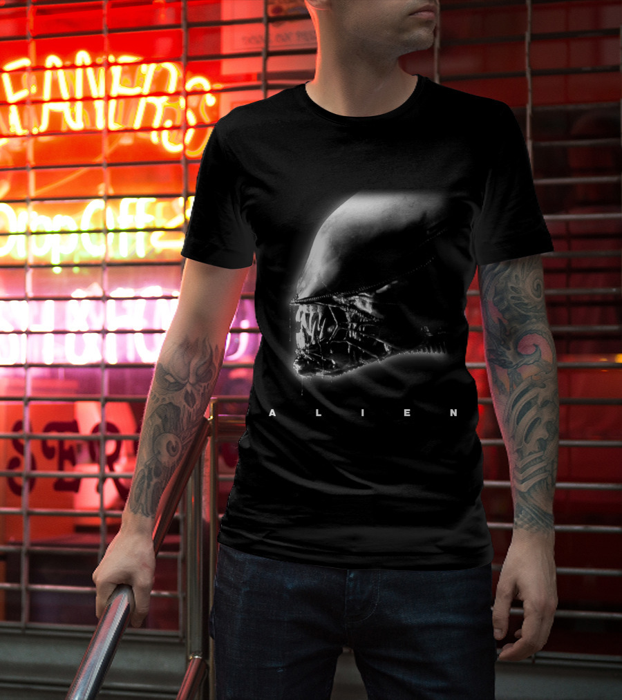ALIEN Xenomorph Head Black And White Horror Movie Classic T-Shirt