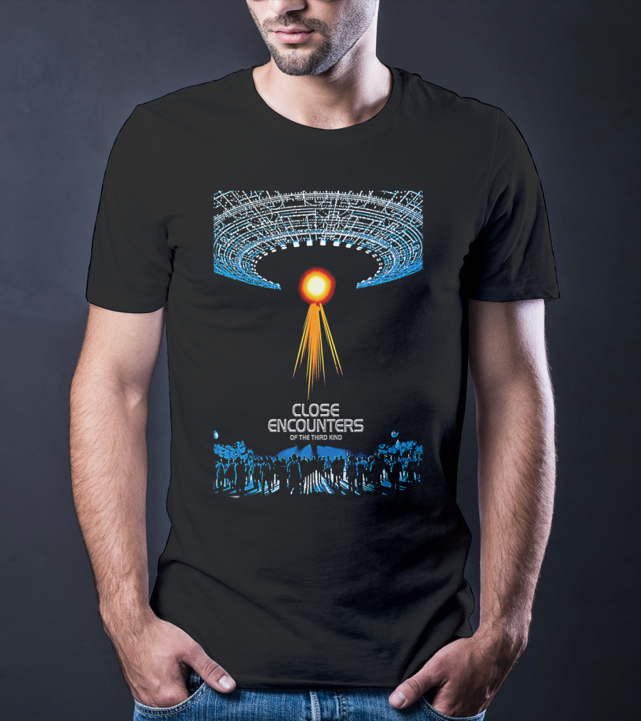 Close Encounters Of The Third Kind UFO Beam With Silhouetted Crowd T-Shirt