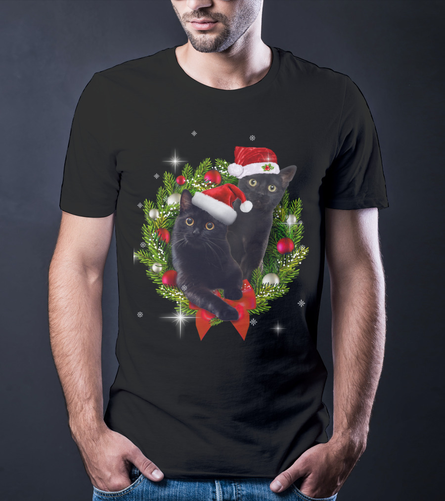 Christmas Cats With Santa Hats In Holiday Wreath T-Shirt