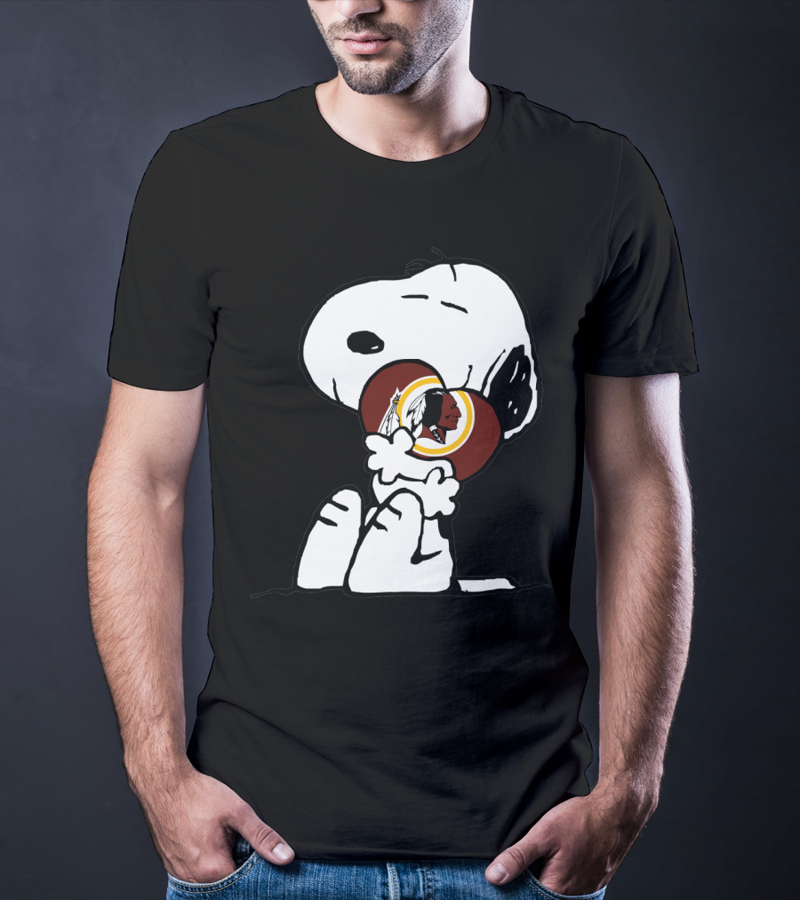 Snoopy Hugging Washington Redskins Football T-Shirt