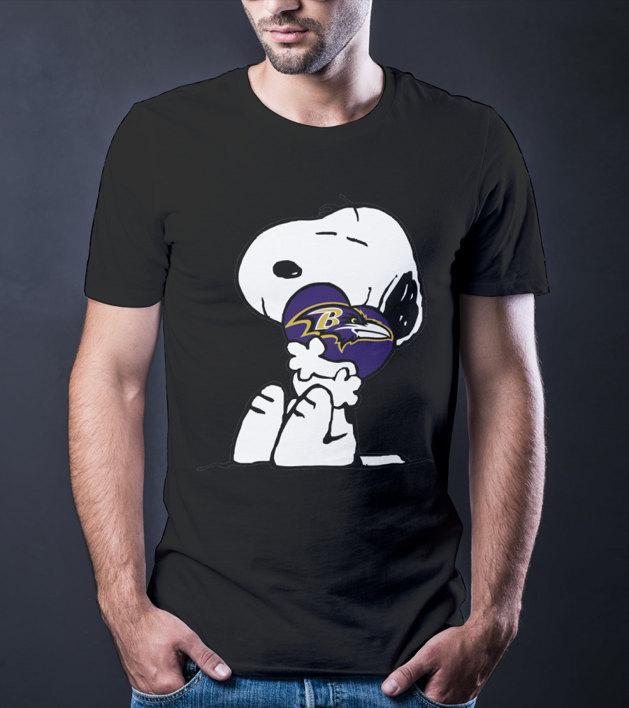 Snoopy Holding Baltimore Ravens T-Shirt