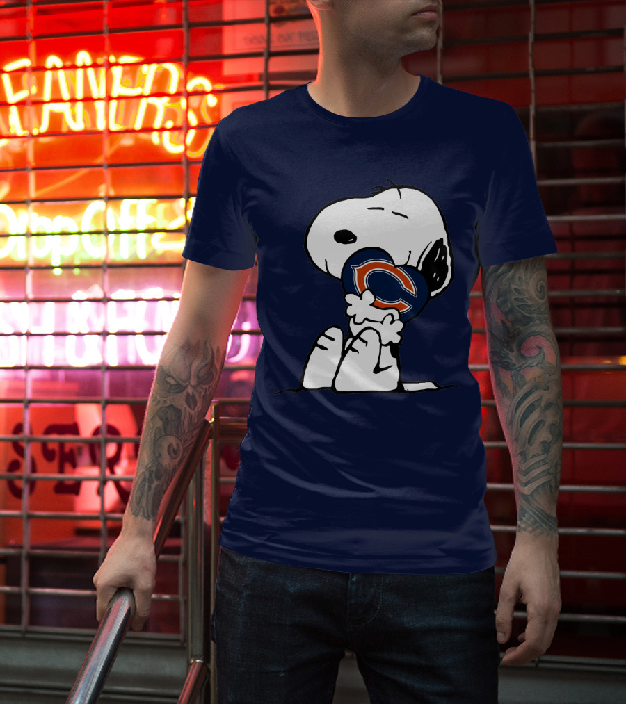 Snoopy Hugging Chicago Bears Heart T-Shirt