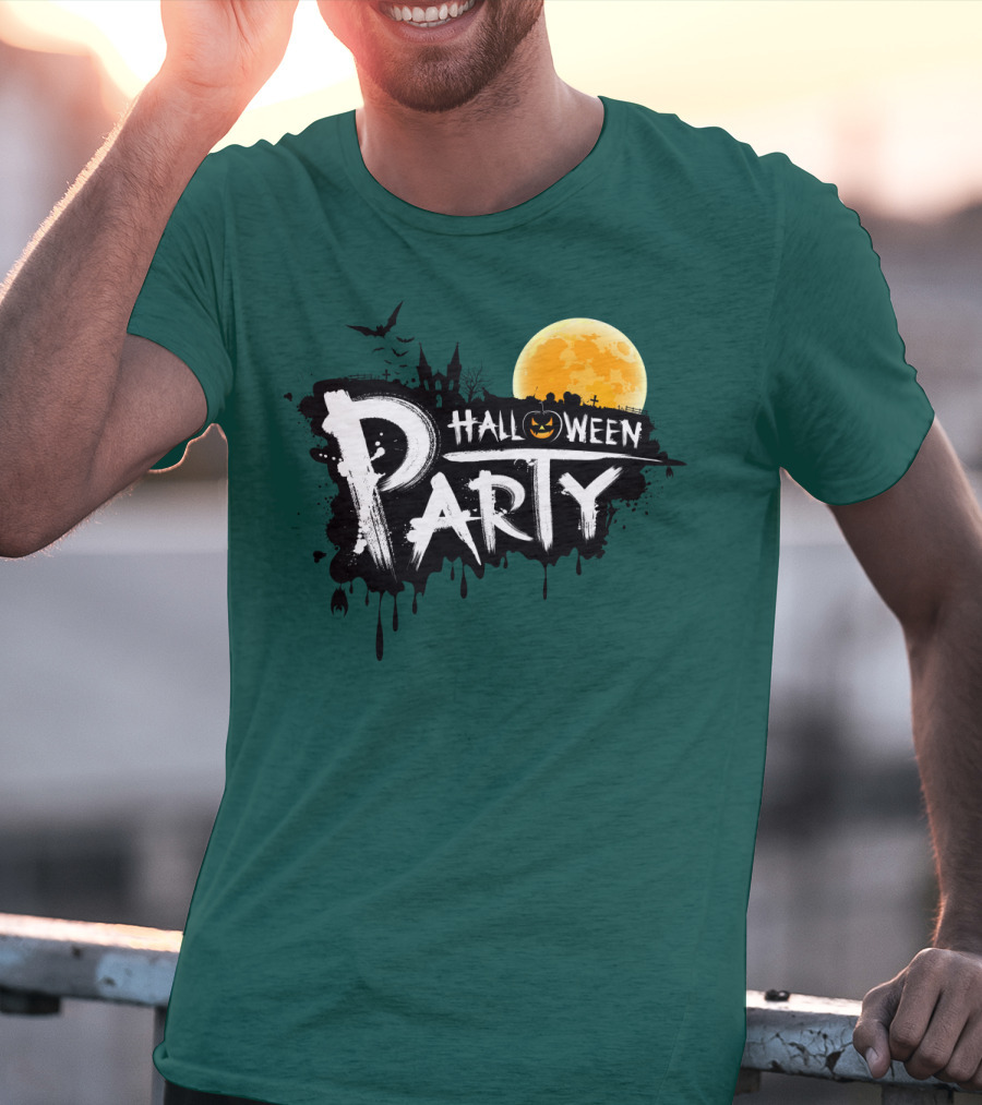 Halloween Party Moonlit Haunted House And Bats T-Shirt