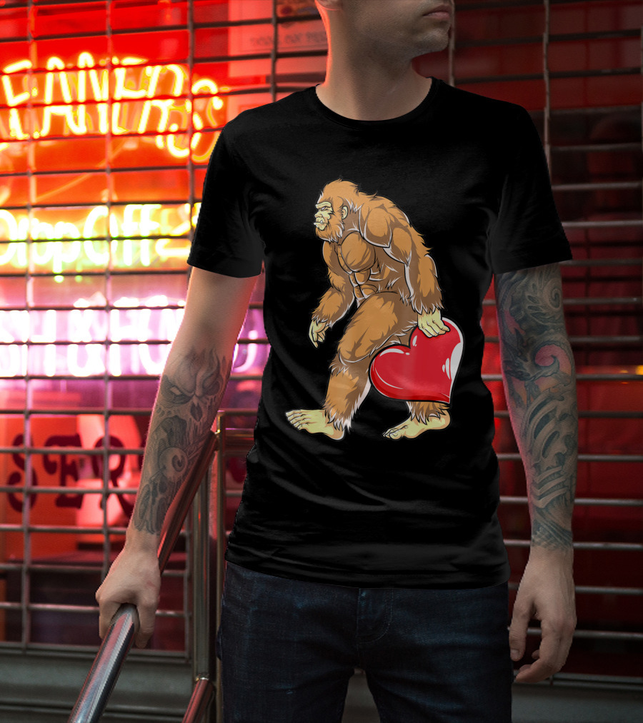 Valentine's Day Bigfoot Holding Heart Sasquatch Love For Men T-Shirt