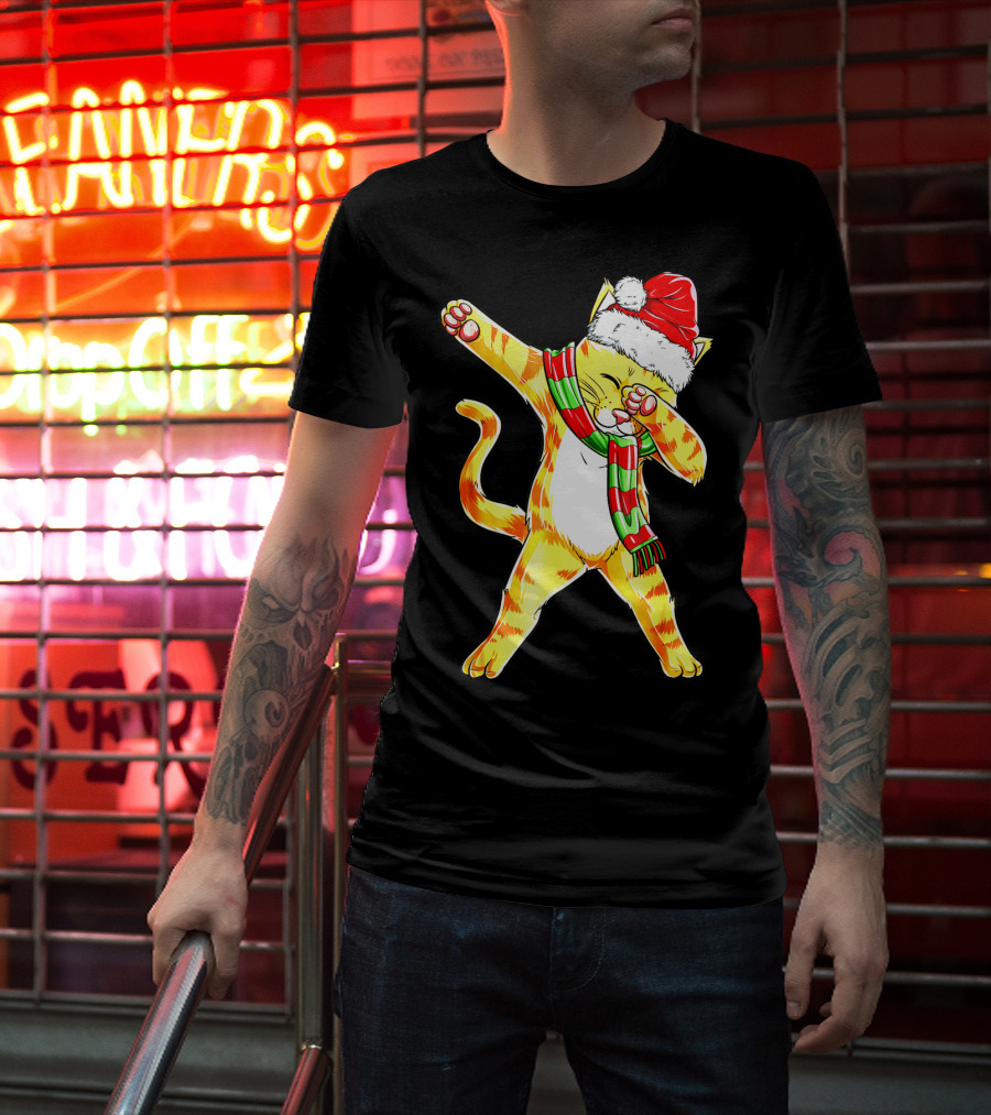 Dabbing Cat Santa With Festive Hat And Scarf T-Shirt