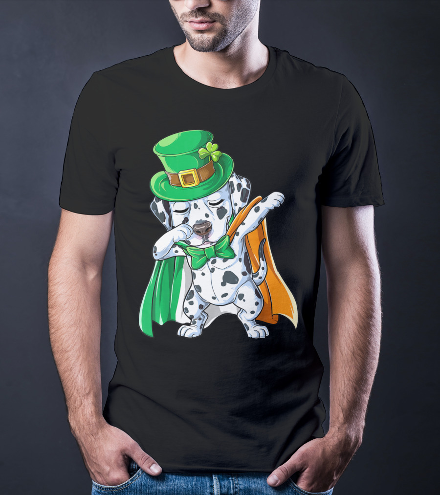 Dabbing Dalmatian St Patricks Day Leprechaun Irish Dog With Green Hat And Cape T-Shirt