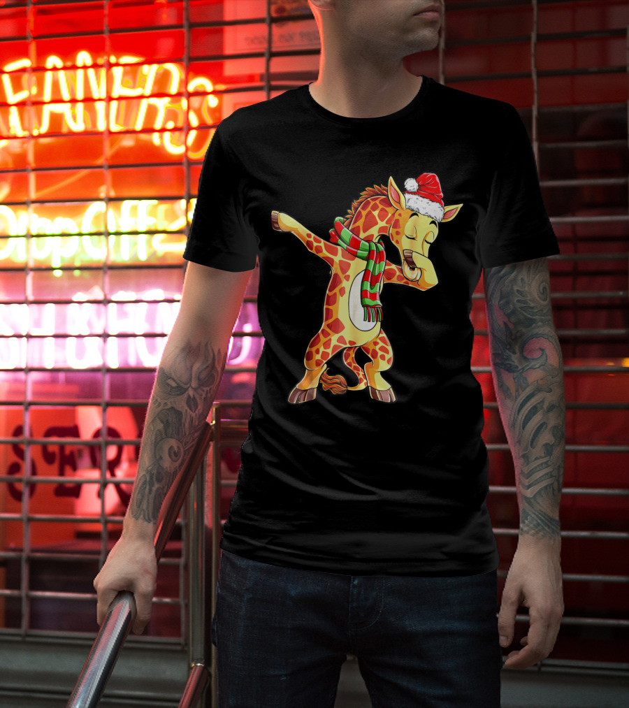 Dabbing Giraffe Santa With Christmas Hat And Scarf T-Shirt