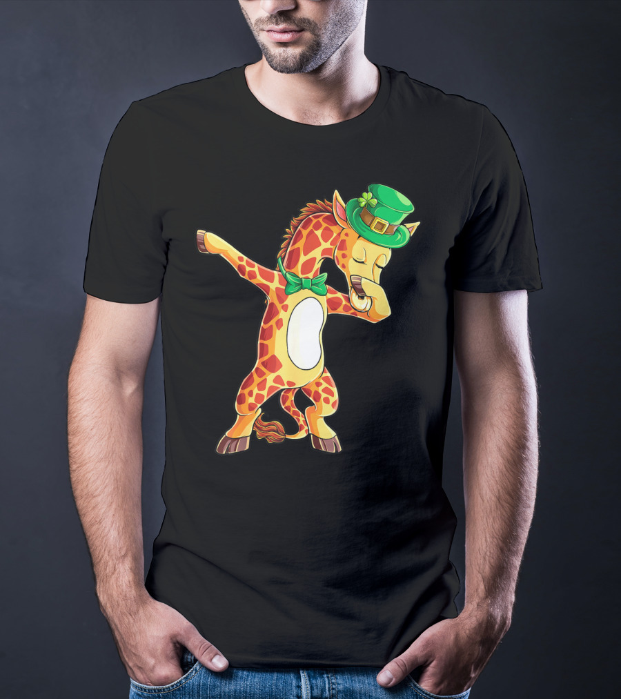 Dabbing Giraffe St Patricks Day Leprechaun Hat Green Bowtie T-Shirt