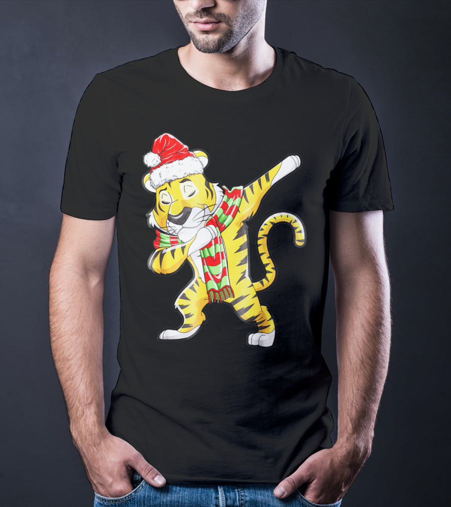 Dabbing Tiger Santa In Santa Hat And Festive Scarf T-Shirt