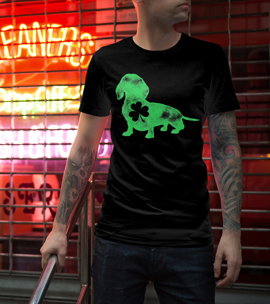 Dachshund Shamrock St Patricks Day Dog Lover Men T-Shirt