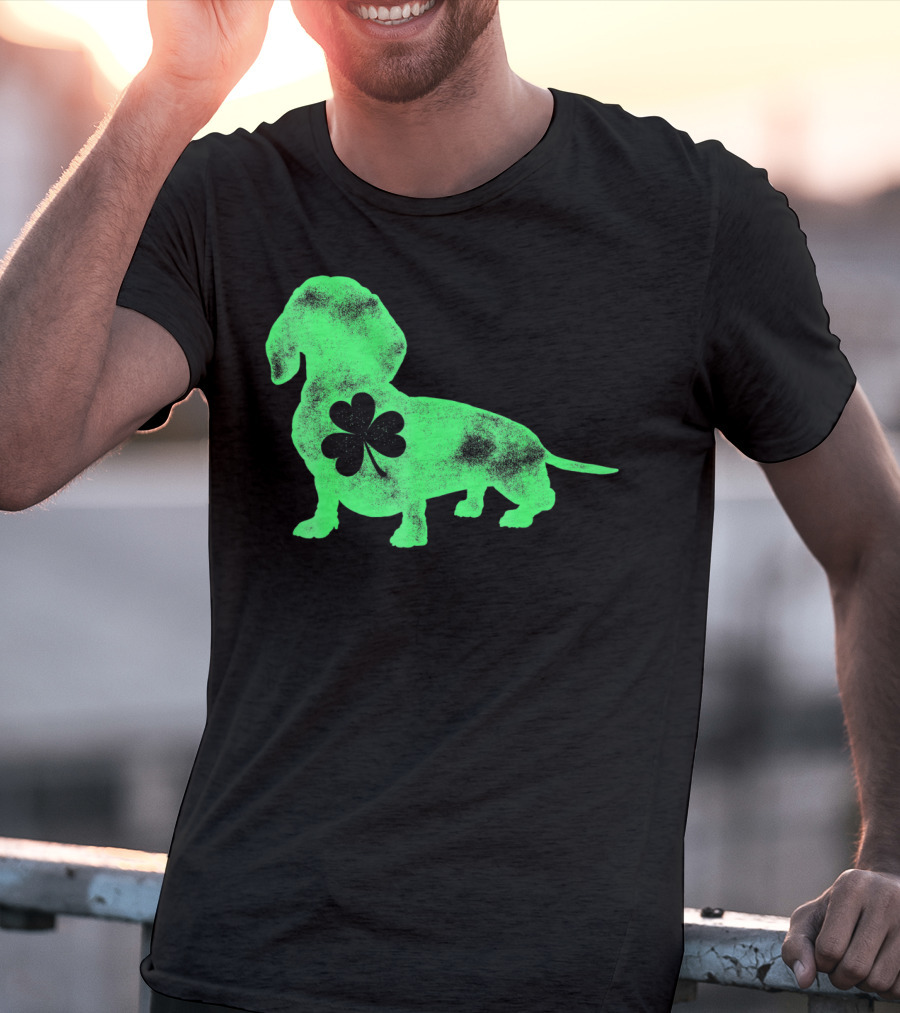 Dachshund Shamrock St Patricks Day Dog Lover Men T-Shirt