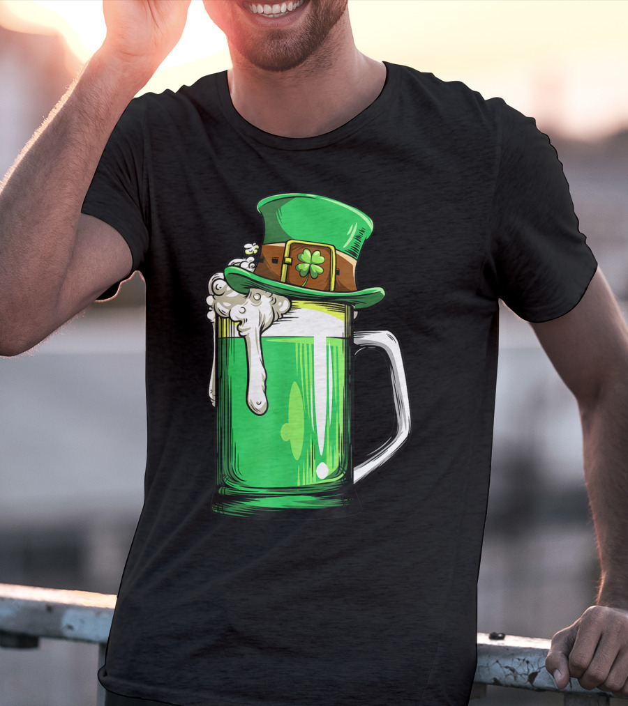 Green Beer Mug Leprechaun Hat St Patricks Day Men Drinking T-Shirt