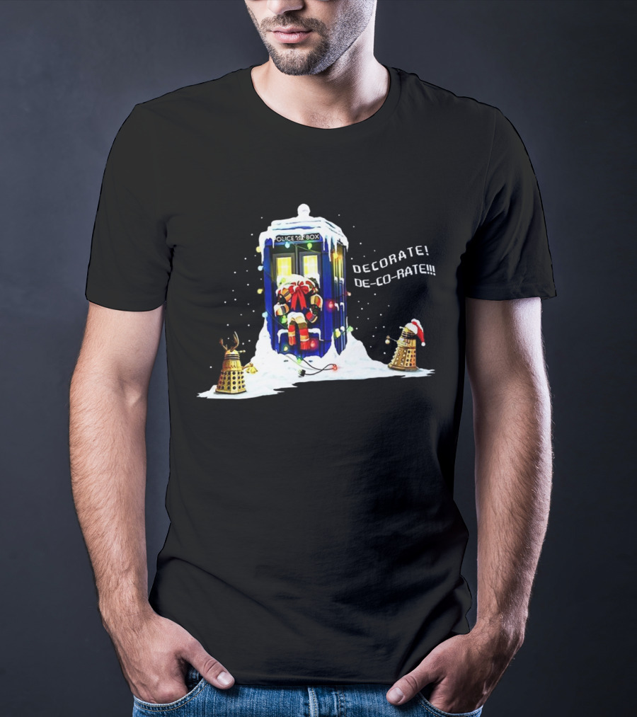 Doctor Who TARDIS Daleks Decorate Christmas Scene T-Shirt
