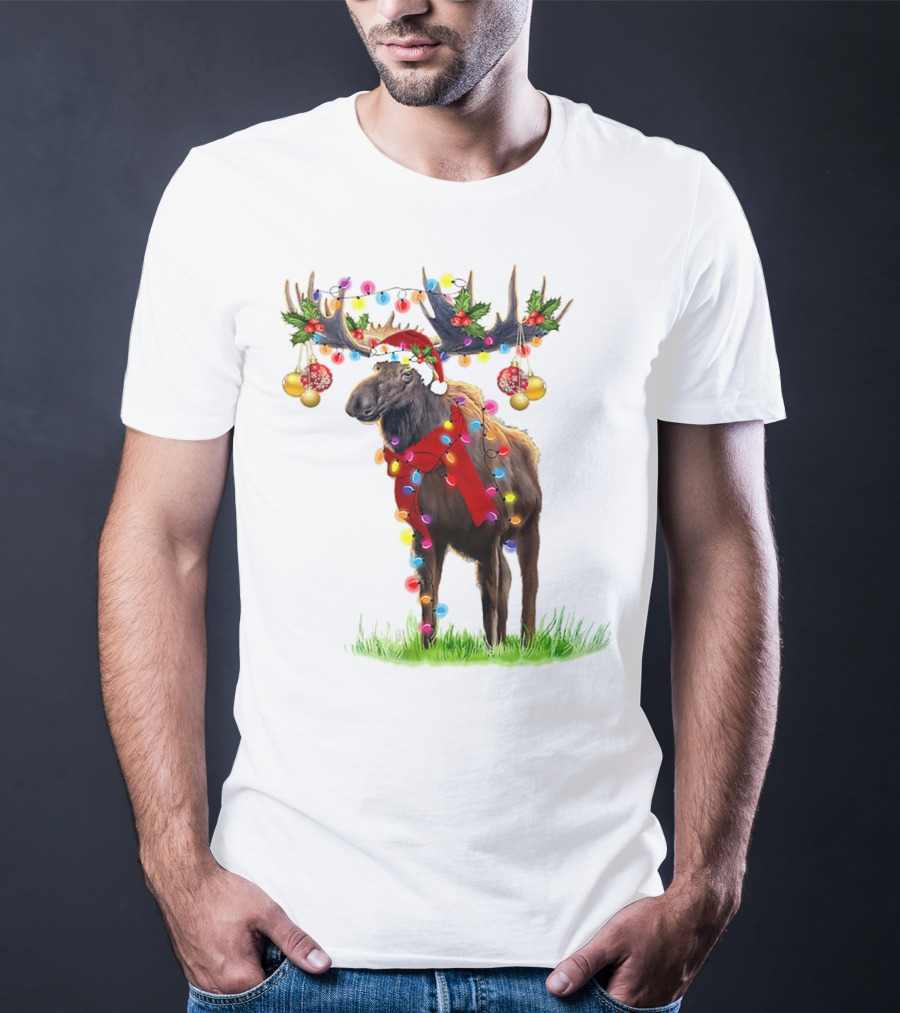 Moose Santa Reindeer Christmas Lights Holiday Décor T-Shirt