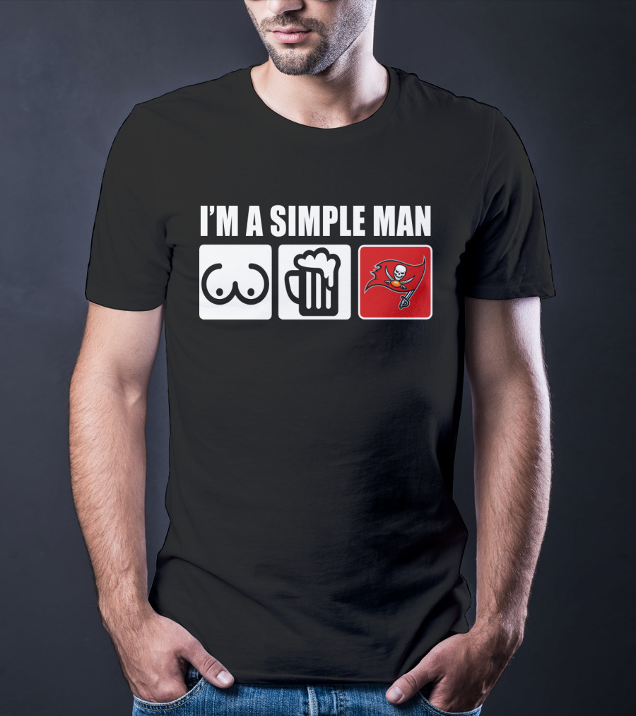 I'm A Simple Man Bucs Pirate Flag Beer Mug Icons T-Shirt