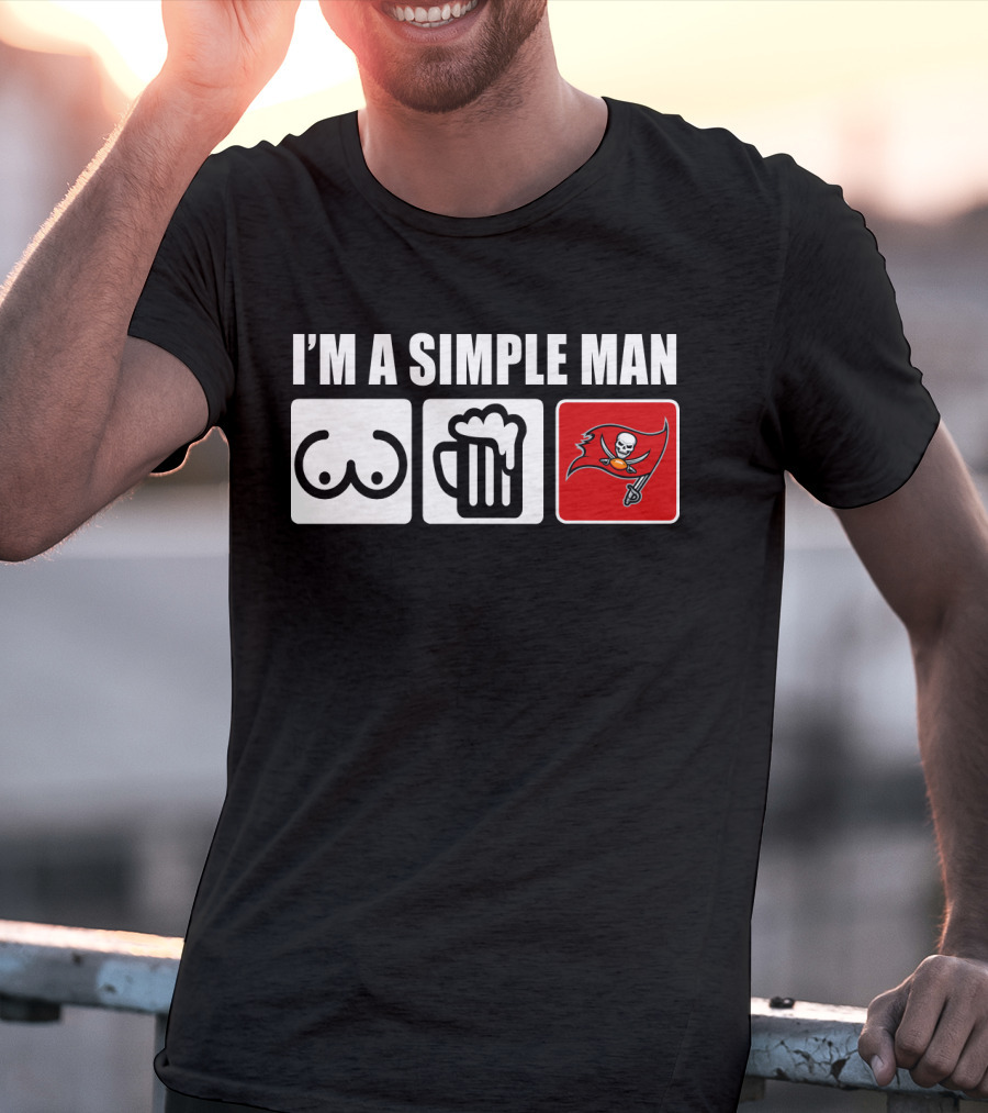 I'm A Simple Man Bucs Pirate Flag Beer Mug Icons T-Shirt