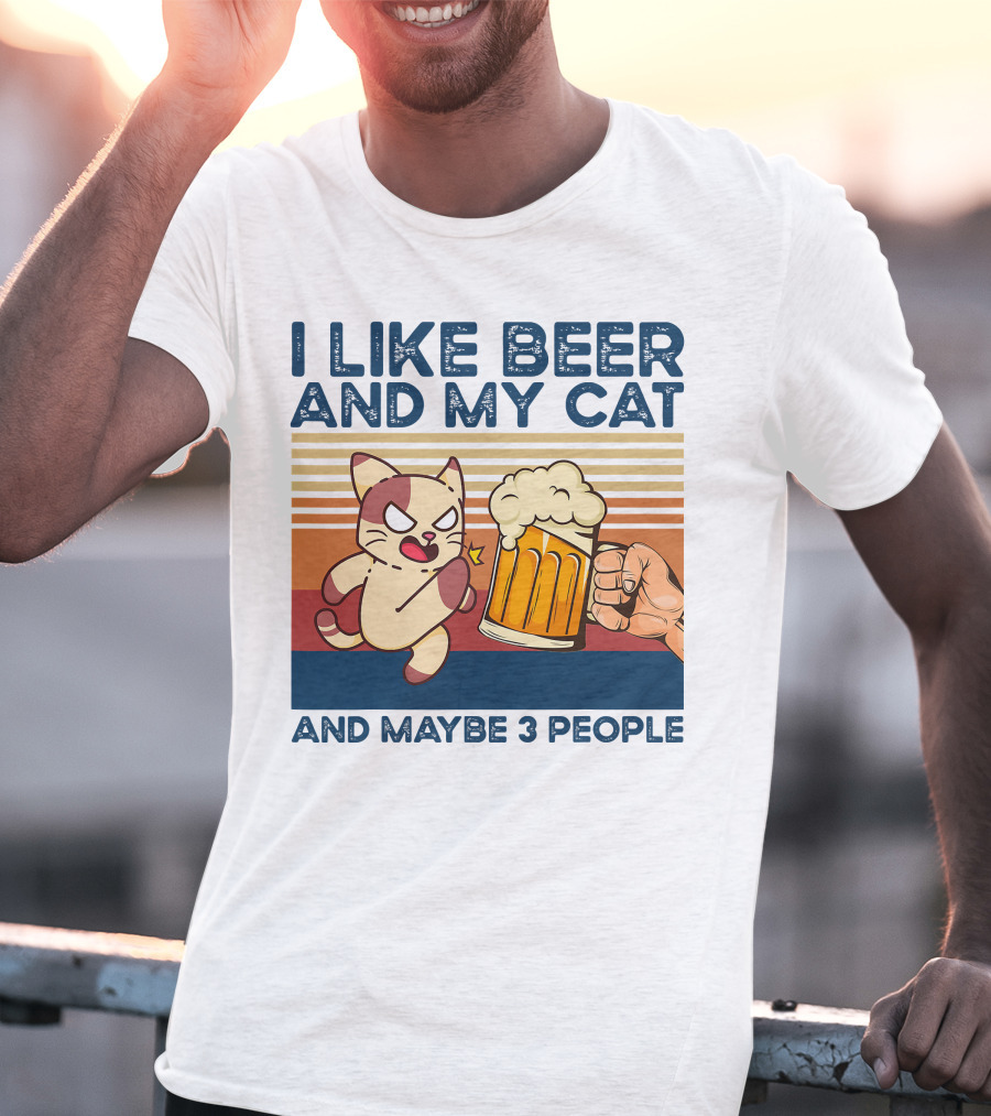 I Like Beer And My Cat And Maybe 3 People Vintage Style Retro Cat Lover T-Shirt