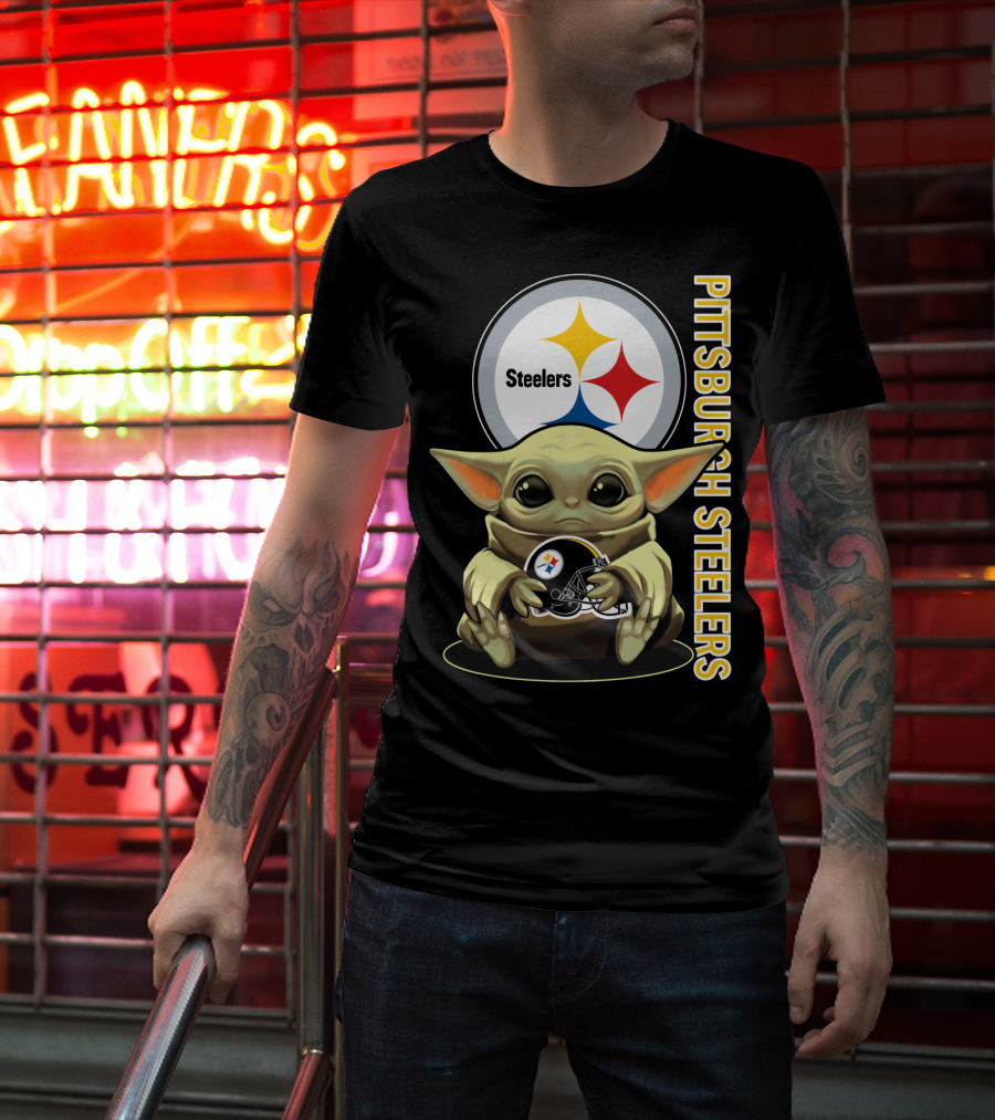Pittsburgh Steelers Baby Yoda With Helmet T-Shirt