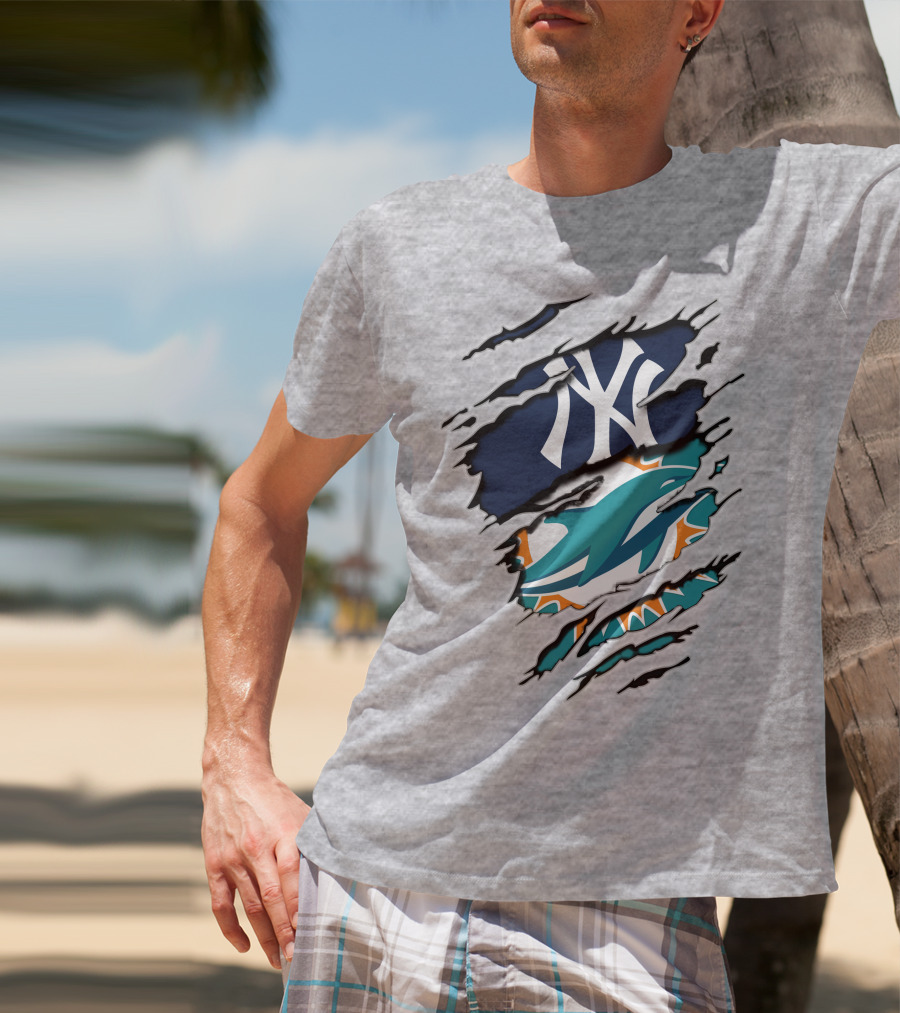 Yankees Dolphins Logo Fusion Sports Fans T-Shirt