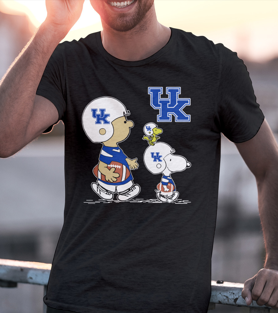Kentucky Wildcats Peanuts Snoopy Woodstock Football Helmet T-Shirt