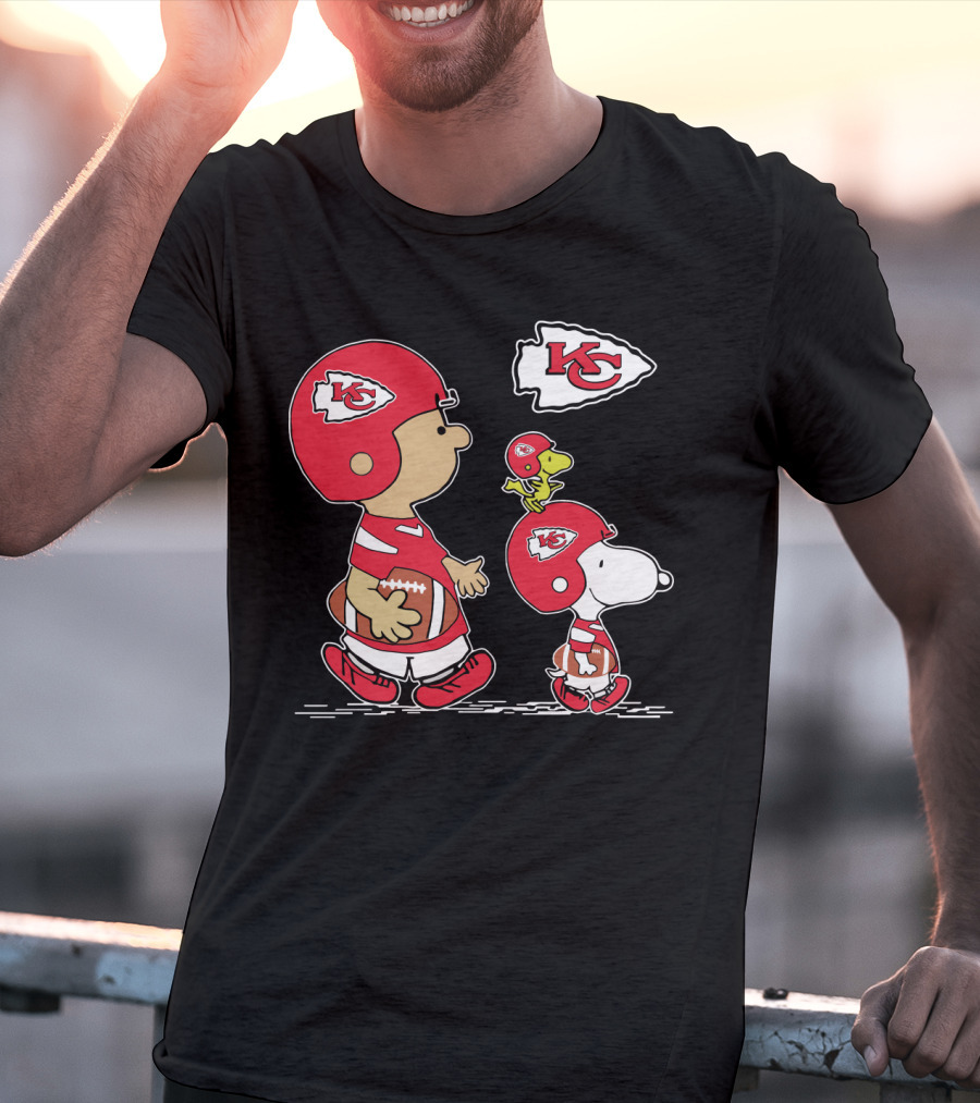 Chiefs Snoopy Football And Woodstock In Kansas City Helmets T-Shirt
