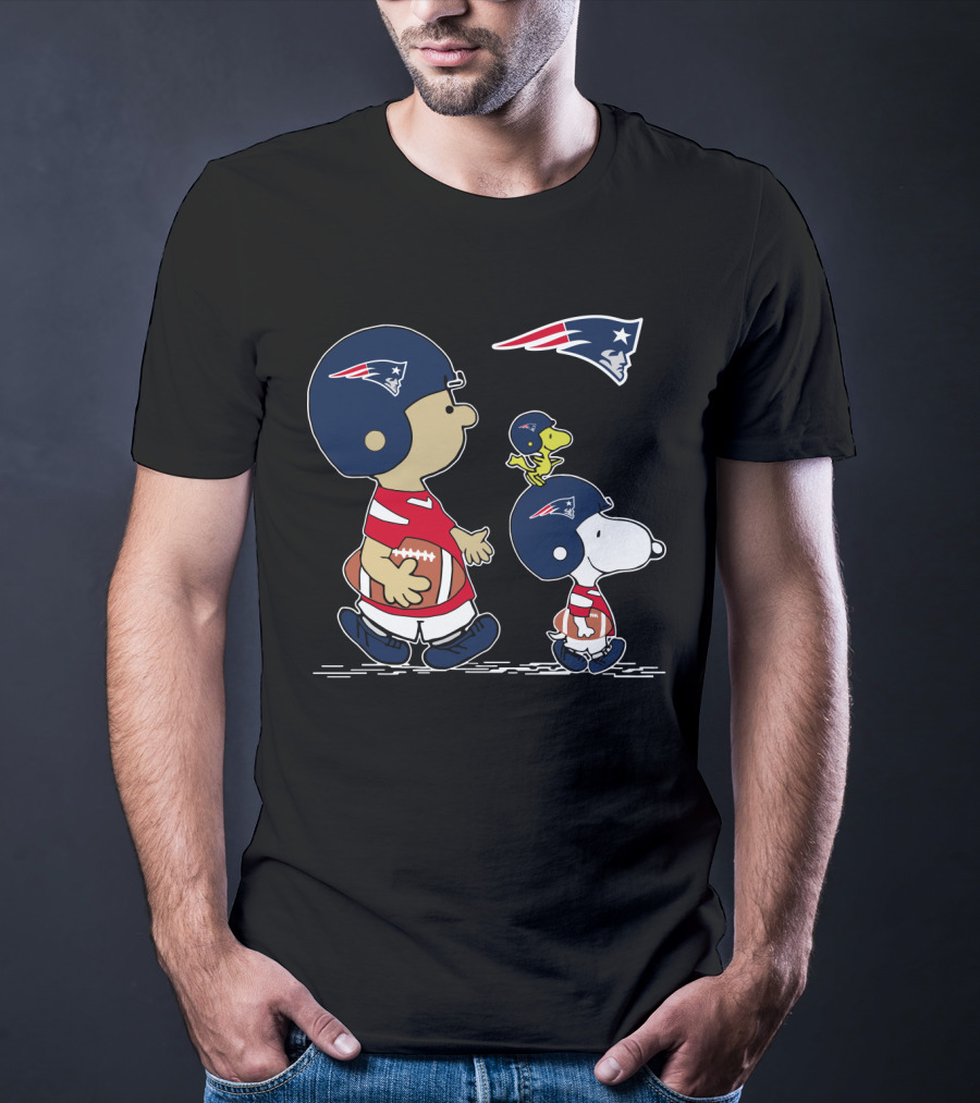 New England Patriots Snoopy And Woodstock Football Team Spirit T-Shirt