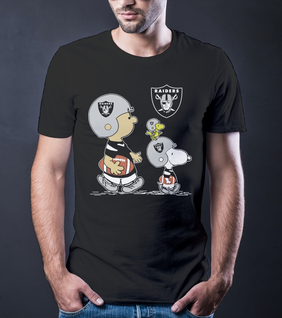 Raiders Snoopy Charlie Brown Woodstock Football Team Helmets T-Shirt